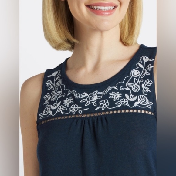 Market & Spruce Adelisa Embroidered Linen Knit Tank Size M Navy White Sleeveless - Picture 3 of 15